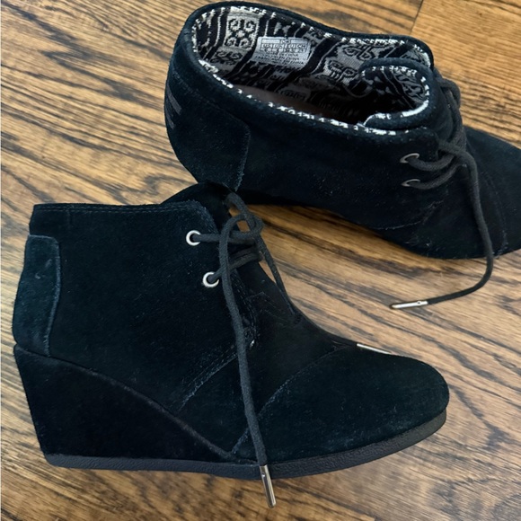 TOMS Black Suede Wedge Booties - Picture 1 of 5